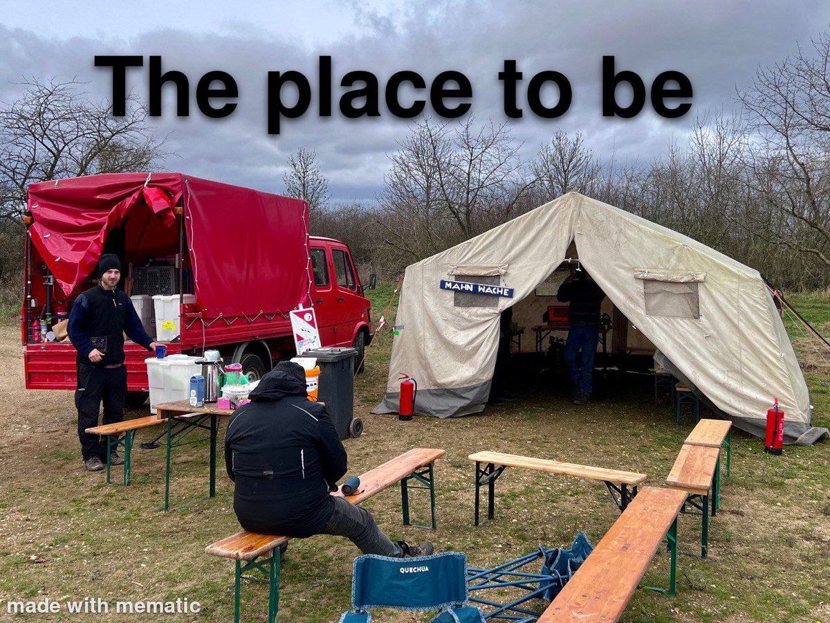 Wir sind wieder für euch da. Seit dem 01.01.2025, fast genau 2 Jahre nach Lützerath, gibt es wieder eine Dauermahnwache an der Kante. Diesmal im HAMBI am Manheimer Sündenwald. Kommt gerne vorbei.
#SuendiBleibt
#HambiBleibt 
#AlleDoerferBleiben