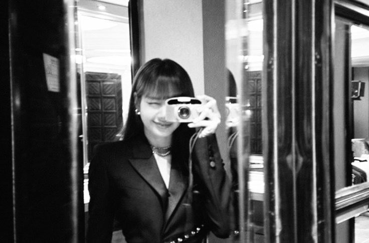 chaoticsahi's tweet image. A #chaelisa one shot au,
Art of letting go (mapangláw)

Recovering from a severe burnout, Kaline(L) returns to the familiar ground of her old apartment, only to find that her past, in the form of her ex-partner Cian(C), still lingers there.