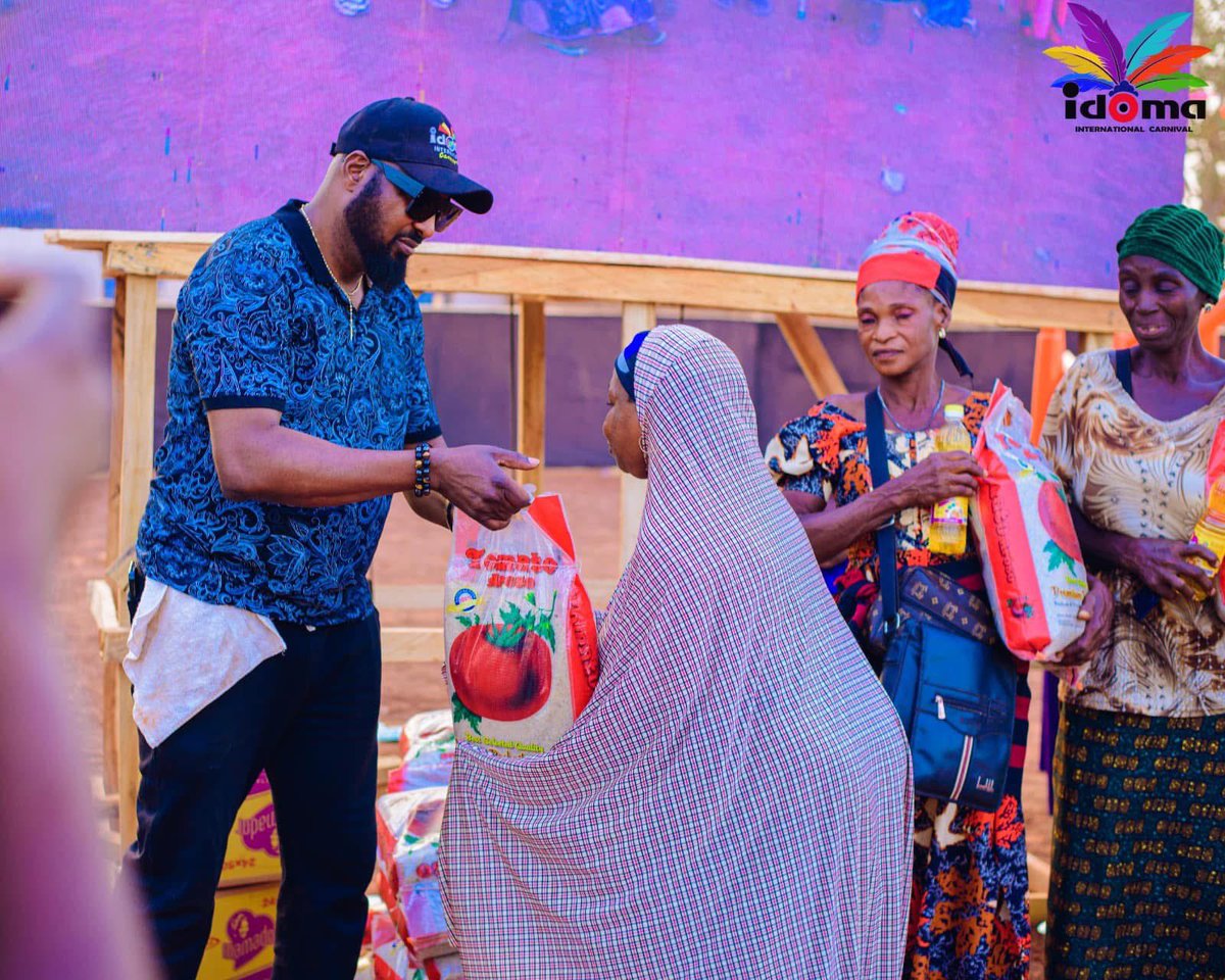 NCQPageant's tweet image. Dr. Prince Edwin Ochai, the President and Founder of the Idoma International Carnival, extended his charity work beyond the Idoma community to neighboring areas.
#IIC2024 #idomacarnival2024 #IdomaInternationalCarnival #carnivalnigeria #CarnivalinNigeria #carnivalcruise @highlight