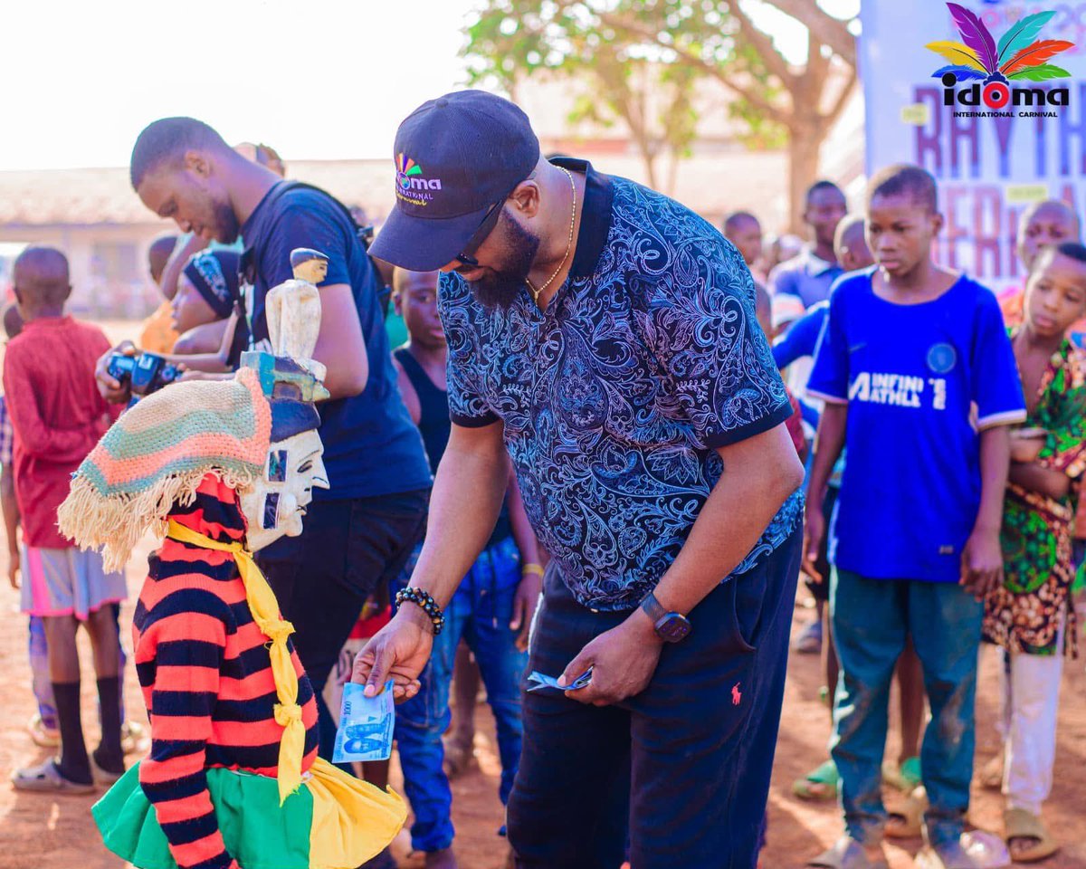 NCQPageant's tweet image. Dr. Prince Edwin Ochai, the President and Founder of the Idoma International Carnival, extended his charity work beyond the Idoma community to neighboring areas.
#IIC2024 #idomacarnival2024 #IdomaInternationalCarnival #carnivalnigeria #CarnivalinNigeria #carnivalcruise @highlight