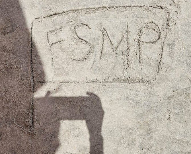 lemitushi's tweet photo. Escrevendo na areia.. 
#fsmp https://t.co/qQ8aiPwu1y
