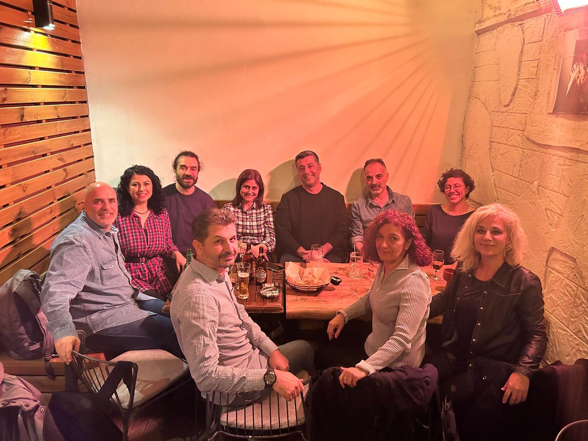 İzmir'den selam ederiz.