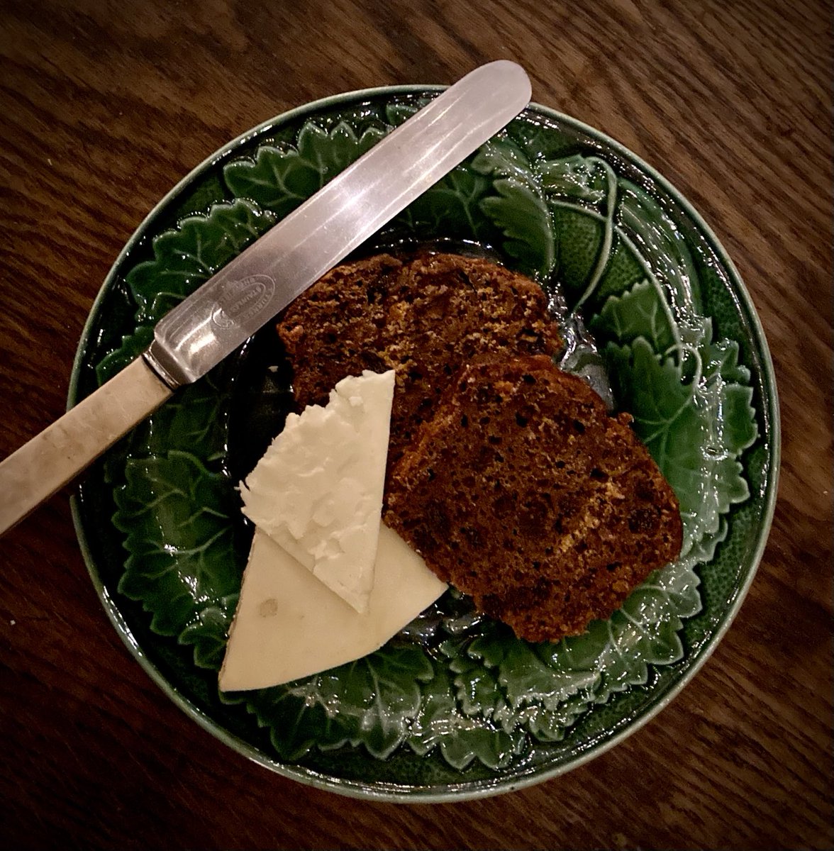 Berwickshire1st's tweet image. Perfect #postchristmas after winter walk treat of Christmas cake served Yorkshire-style with #wensleydale Bliss.
After 10 miles in the lovely snowy #lammermuirs it felt deserved
#cake