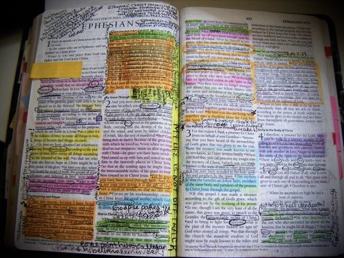 BibleVerse_X's tweet image. Does anyone else still use a physical Bible? 
Or am I just old for preferring it over the apps 😅
Which do you prefer?
#BeKind #CommentBelow #JustCurious