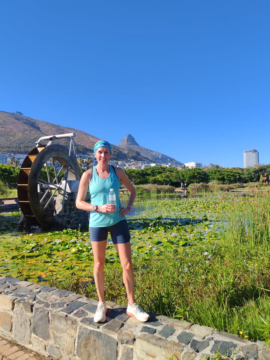 Hello 2025 👋 
Wonderful to have running guide Jayne,from Edinburgh, join us to kick off our new year with a classic city sightrunning tour 😀 all the sights in beautiful sunshiny conditions✨️
Here's to many more amazing running adventures this year 🏃‍♂️🏃‍♀️ #runtagit <a href="/andrewseye/">andrew stuart</a>