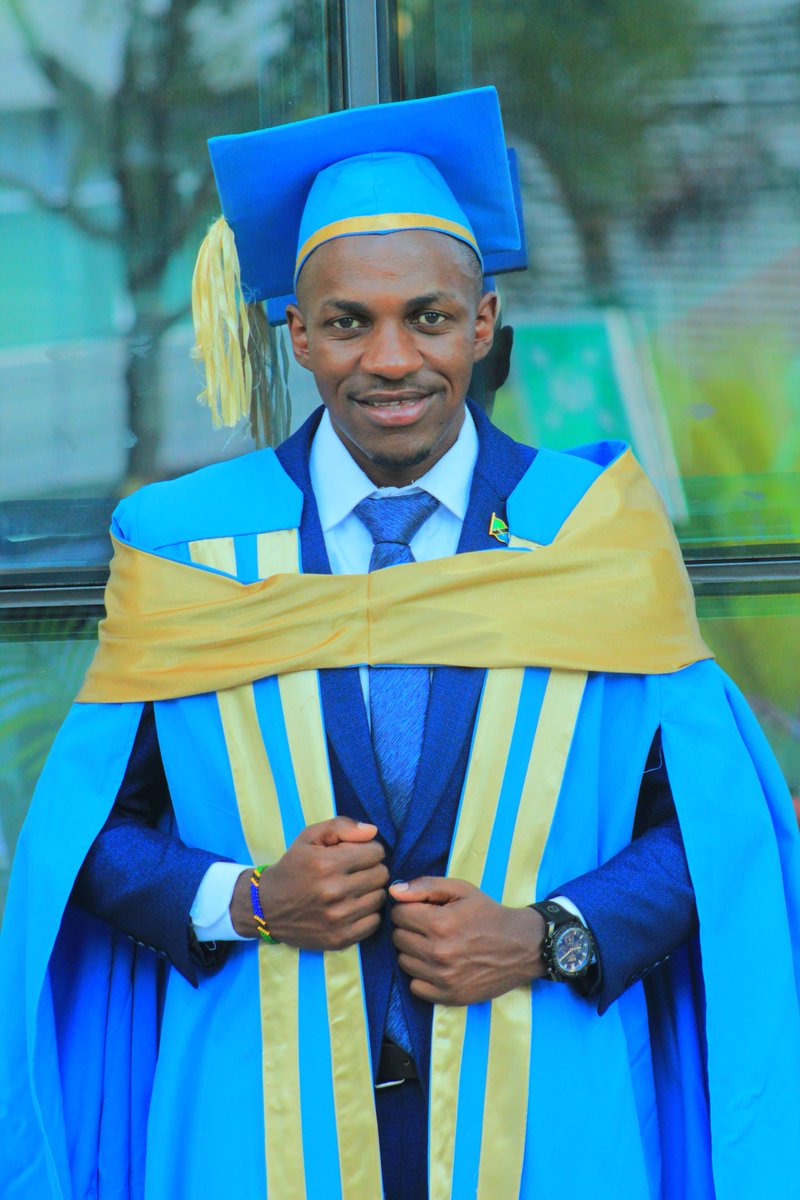 KMutalemwa's tweet photo. Call me a diplomat because I have graduated today. Now it’s hotter in here with three degrees in hands.What a favor when you found your self as both a specialist and diplomat. The future is promising. Glory to God in the highest.🙏

PGD-MFR-CFR . https://t.co/4ynk1OL0GP