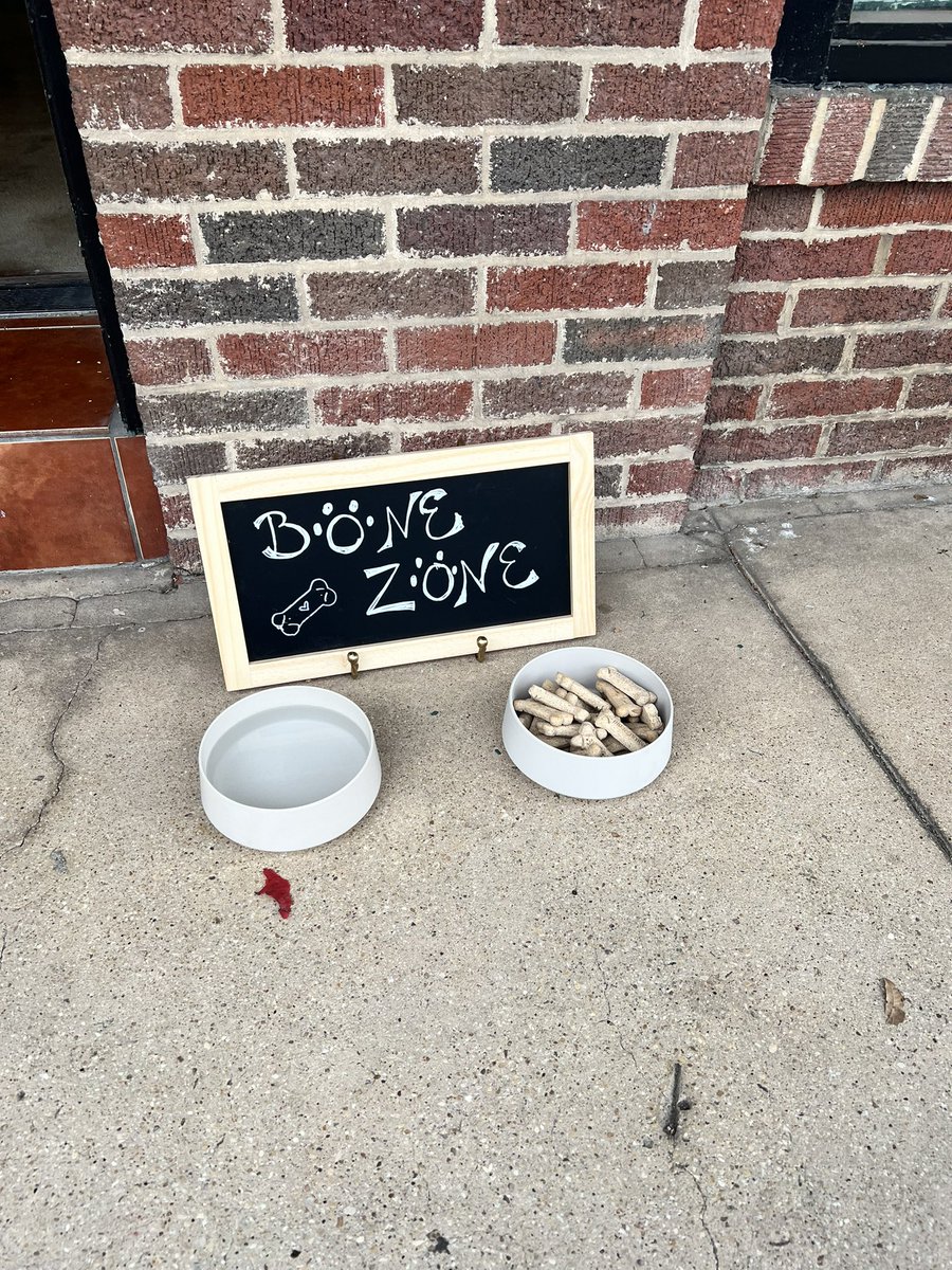 stinaliserio's tweet image. And dog friendly!  #bonezone