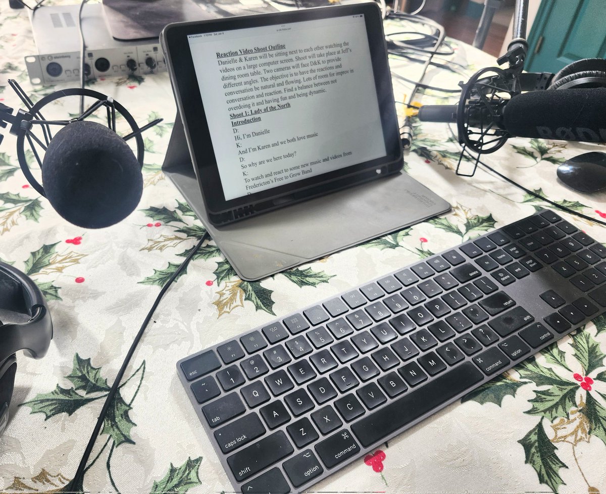 maritimemedium's tweet image. Fun creative afternoooooon ✨️🩷✨️

Free to Grow Jeff Patch Karen McKillop 🩷🩷🩷

I spy the beautiful &amp;amp; talented Amanda L. Case 😍

Have you heard FTG&apos;s new music? 🎶

#FreeToGrow #Canadian #Music #Film #Creator #Studio #Reaction #Video #Artists #Sing #Actor #Actress #Script…