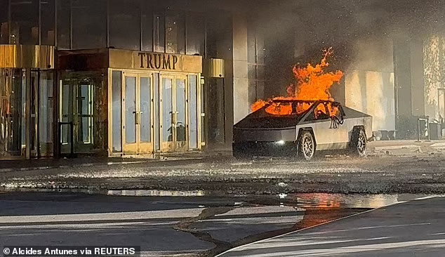 YourAnonCentral's tweet photo. Matthew Livelsberger, the man killed in the Cybertruck explosion, turned out to be an abusive incel that had 2 political manifestos in which he called for a violent, militia-backed "culling" of "Dems" and "national rebirth" of "masculinity" under the leadership of Trump, Musk and Kennedy Jr.

https://t.co/sWdLGWbOeq