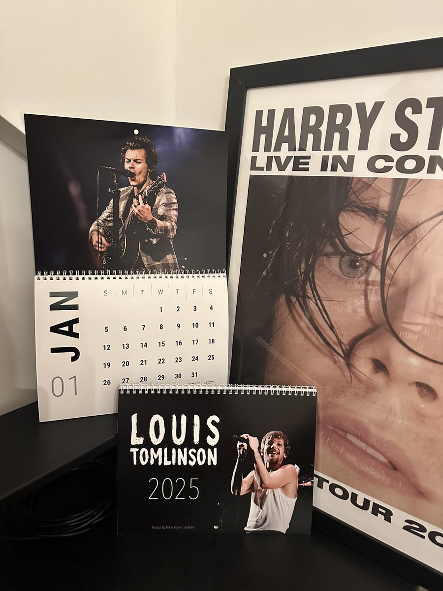 The award for the best 2025 calendars goes to <a href="/nikkimarieJPG/">Nikki Marie</a> thank you so so much 💗🥹