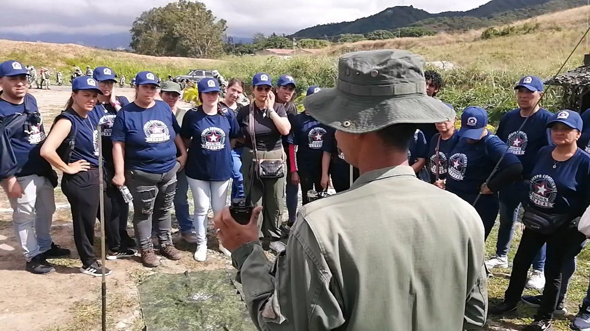🇻🇪 #04ene || #EnFotos 📷 Sábado de Milicia Bolivariana, en perfecta Fusión Popular Militar Policial, nos adiestramos en la Defensa Defensa de Venezuela. #Venceremos
