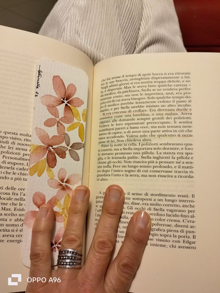 LaPecoraNera8's tweet photo. Si era concessa di crollare. Era diventata docile e remissiva come una bambina o una malata. (...)
Voleva solo che qualcuno si occupasse di lei.
Non chiedeva altro.
#Follia
#PatrickMcGrath https://t.co/9FAtVVL3g9