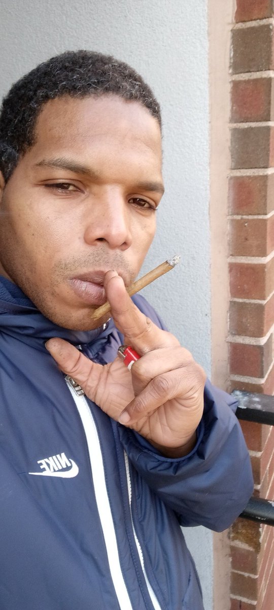 No body to smoke whith
