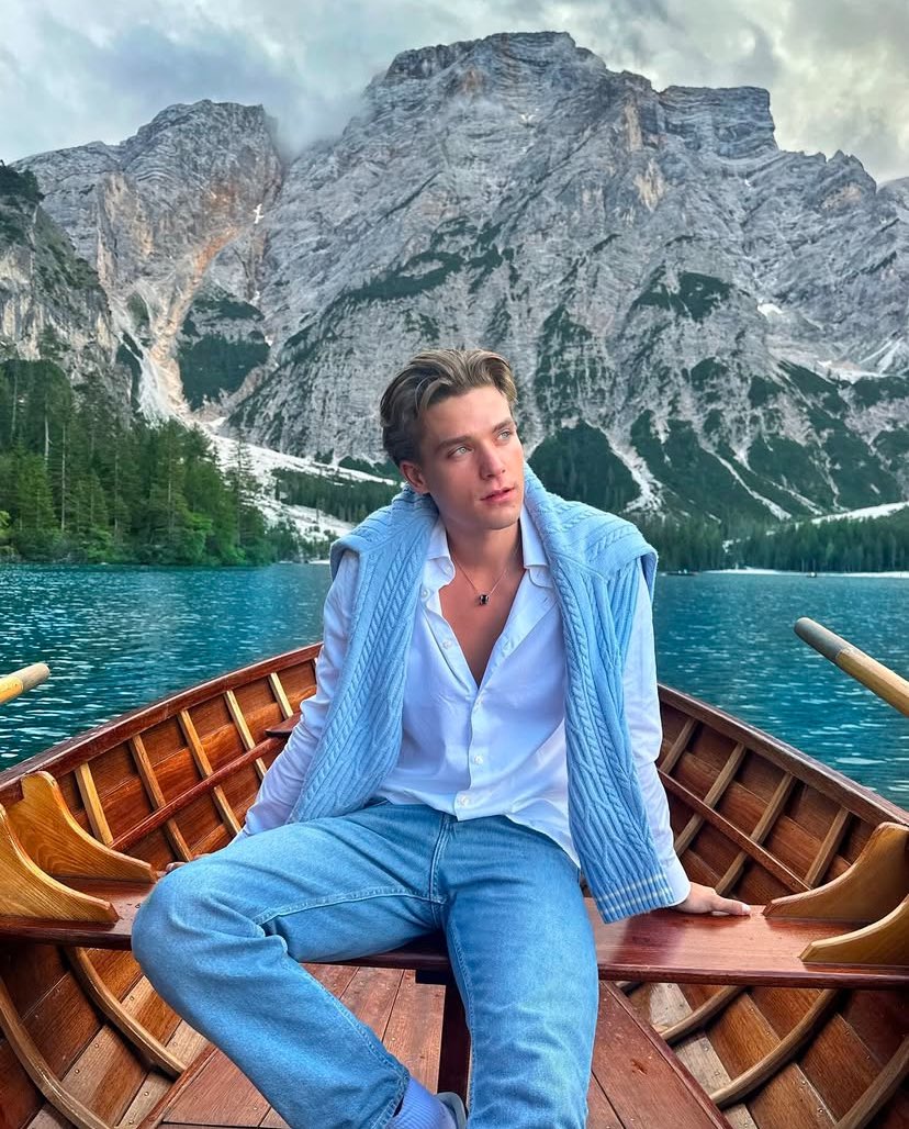 alexander tweet media
