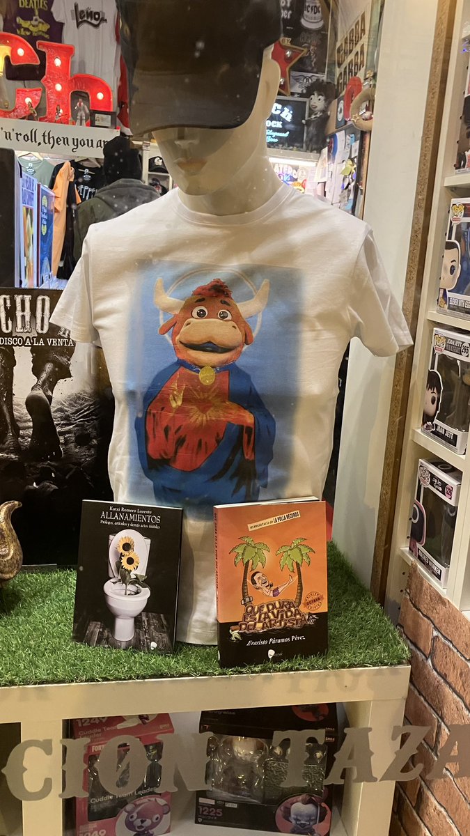 Tyrexito's tweet image. Abogados cristianos influyendo en la moda juvenil.