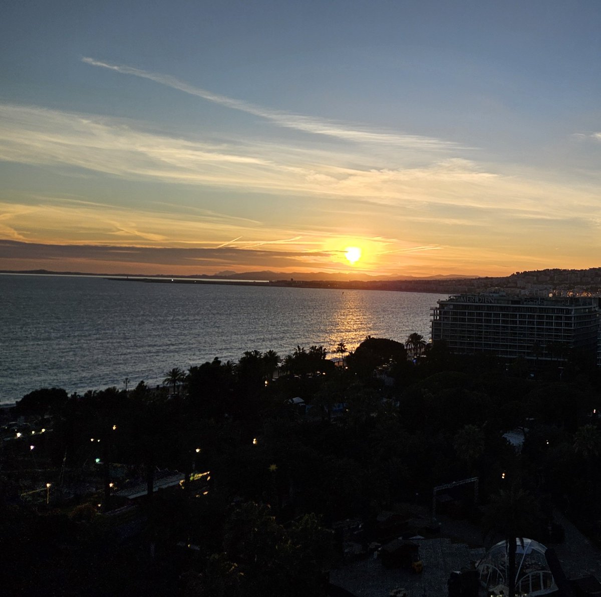 alainstantT's tweet photo. #NICE ...
#SunSet ... https://t.co/hNfB7T3QhY
