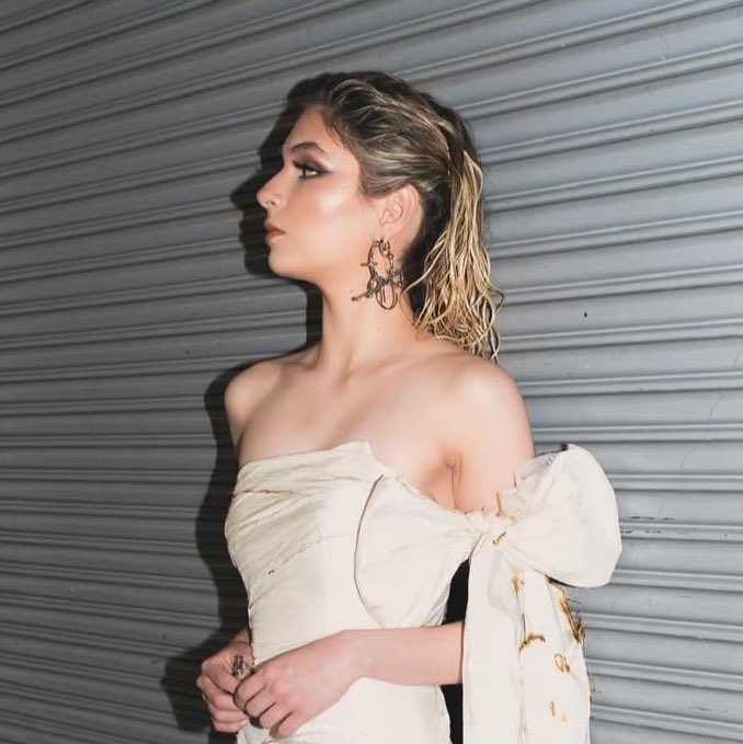 k • 🌹🎸 tweet media