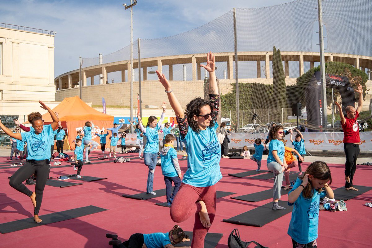 🙏 Gràcies a les 3.424 persones que heu passat per #𝗧𝗢𝗧𝗘𝗦𝗣𝗢𝗥𝗧360 en aquesta tercera jornada❗️

⏳  Ja portem 30 hores d’activitat on 9.920 persones heu participat a les més de 60 propostes saludables de clubs i federacions esportives catalanes.

#EsportPerATothom