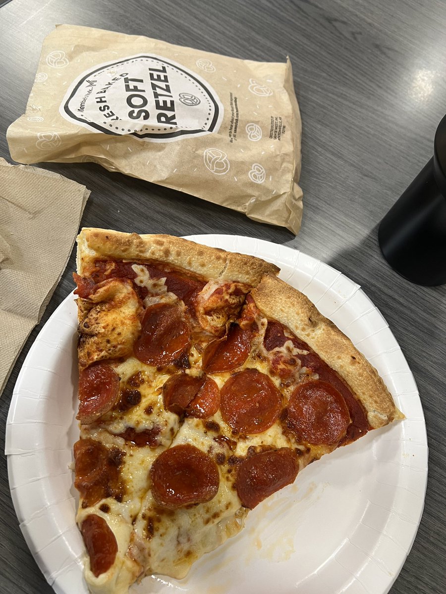 A little lunch while I wait for my tire 🛞 to get fixed.