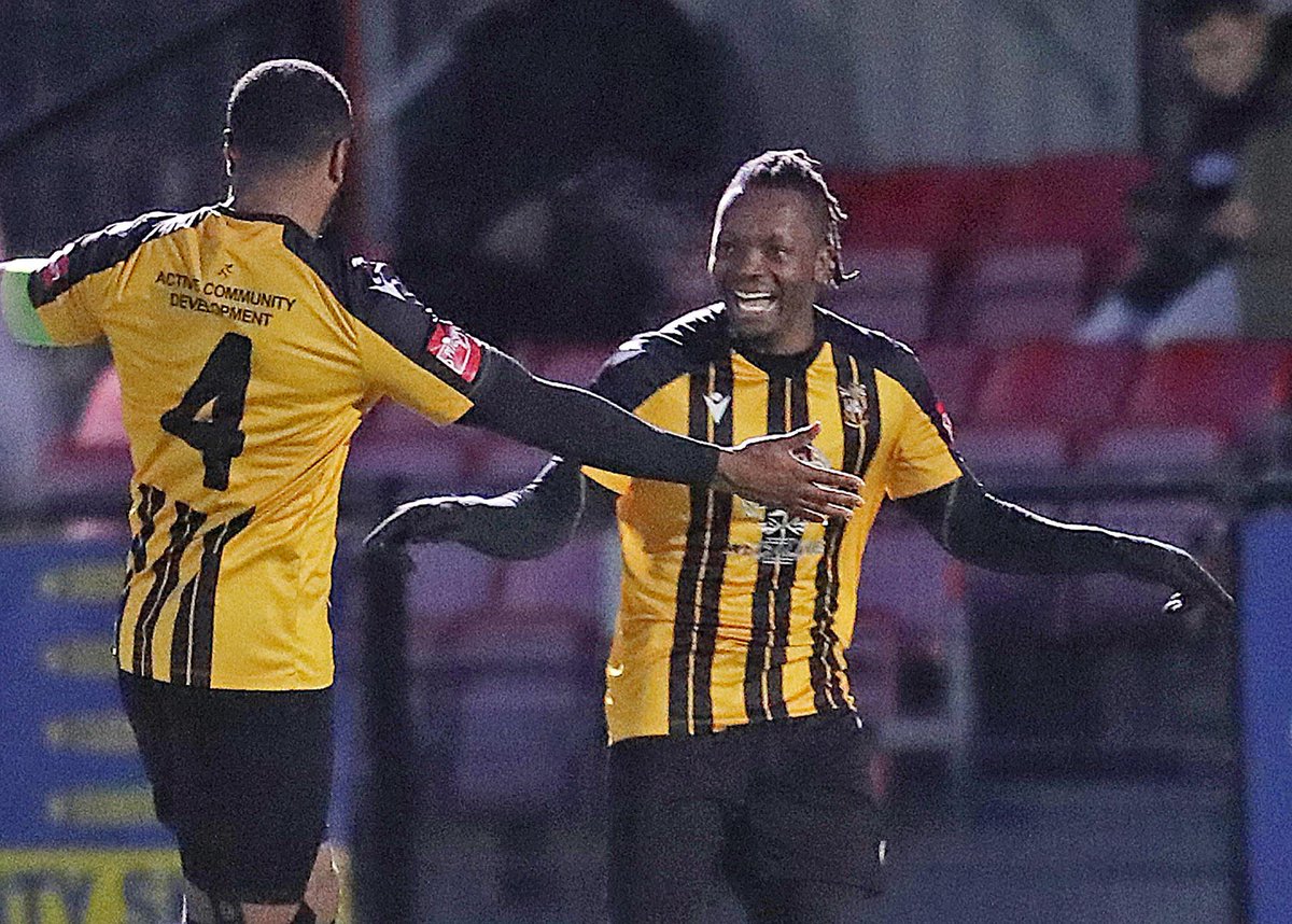 evanskk09's tweet photo. Very unlucky to only take a point away from home but it was a positive performance from the boys.happy to contribute with another goal today #3in3 ⚽️ on to Tuesday @FIFC @FolkestoneInvSp
📷 @NickyHayesPhoto https://t.co/ZdF9JD4Mjj