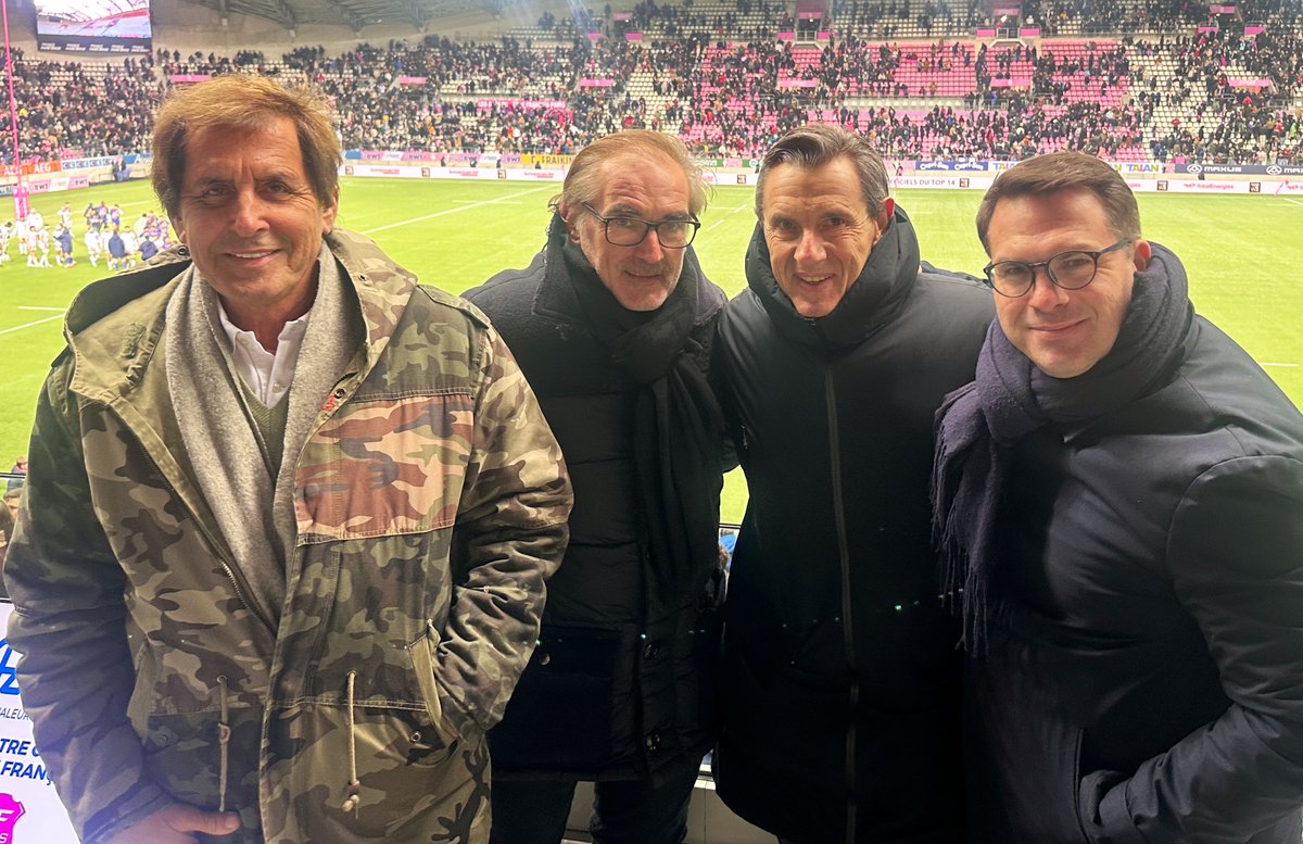 geoffroyboulard's tweet photo. 🏉 À Jean-Bouin cet après-midi pour soutenir le XV du @SFParisRugby en @top14rugby avec les amis @Arnaud_Pericard @MaxGuazzini et Patrick Chapuis @CanonFrance malgré la lourde défaite face à une impitoyable équipe de @UBBrugby !
#AllezleStade #SFPUBB https://t.co/OatAnGzjCN