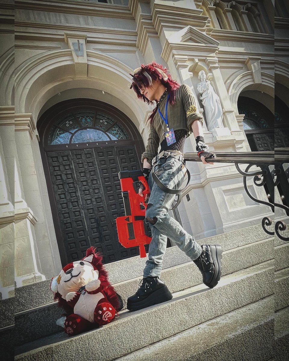 EwBleghh's tweet photo. Let’s hunt vampires! 🦇♥️✨ - Lucien West 
Character by @bvdconcept !! <3 https://t.co/FTiT13Qu2n