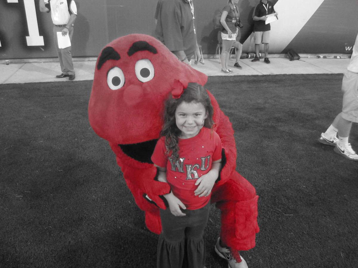 LaylaOgden1's tweet image. HEADED TO THE HILL!!! #committed❤️ @WKUSoftball @AmyLTudor @KaylaBixel @CarmynGreenwood @LindseyWarick @sluggers_16U @SWSoftball