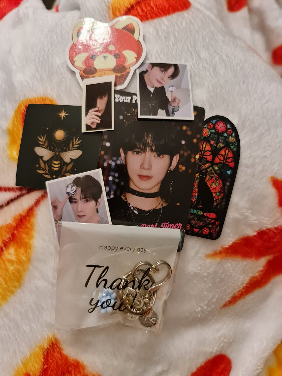 lainuxis's tweet image. Hi, #ATINY going to Manchester #ateez I have some goodie/surprise bags that I will be selling for 2£ each. They are handmade! Each bag contains 1-2 photocards with the members, various stickers and a key chain with charms (pirate theme)⛓️ ✨️let's have fantastic time together!!!