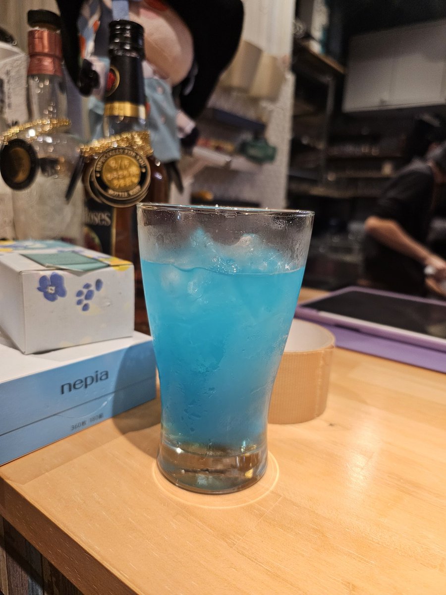 Aekiree's tweet photo. Thank you to @mimiurxxx and the wonderful people at @naughty_morpho for making my last night in Japan a delightful and memorable one ft special Hololive themed drinks #ほしまちぎゃらりー #RirikArt https://t.co/qGMS43DAQ2