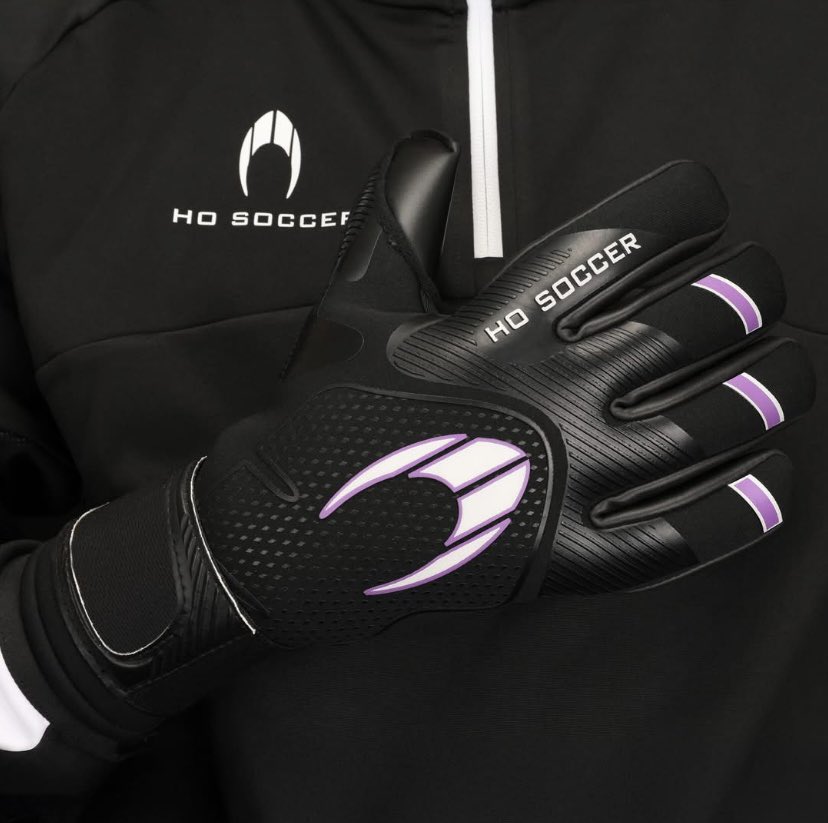 The SUPREMO PRO I NEGATIVE glove gets a fresh makeover for the new