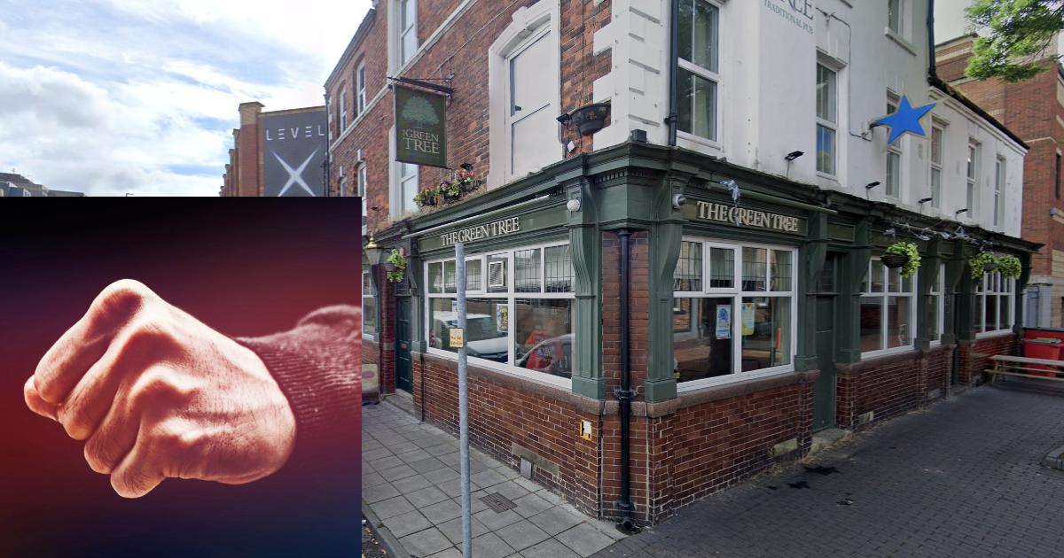 Drunken thug attacked man outside town centre pub after fight in toilets bntmedia.uk/TH9WDT