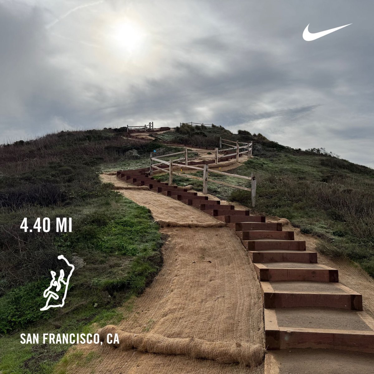 Shout out to ⁦<a href="/RecParkSF/">San Francisco Recreation and Park Department</a>⁩ for the awesome new stairs at the top of Twin Peaks! 

#runSF #SanFrancisco #running