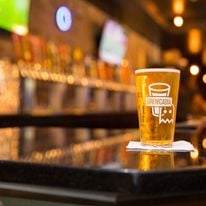 Brewcadiabar's tweet image. The weather outside if frightful, but the pizza, beers, and games are so delightful! Brewcadia is open from 5-Close tonight. Catch some NFL game action, cheer the Blue Jackets, or just hang with friends. #gameon #nottoocold #nflsaturday #bluejackets