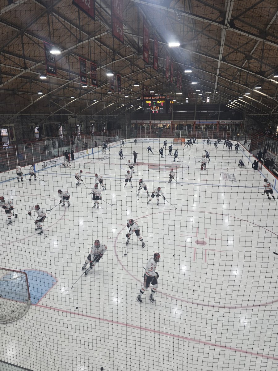 Rd. ✌️ between <a href="/princetonhockey/">Princeton Men's Ice Hockey</a> and <a href="/UNHMHOCKEY/">UNH Men's Hockey</a> 

UNH looks to extend a 6-game unbeaten streak. Their 3-0 win last night ended Princeton's 5-game win streak. 

🎙 On the call with <a href="/Ryan_Walker25/">Ryan Walker</a> on <a href="/ESPNPlus/">ESPN+</a>
