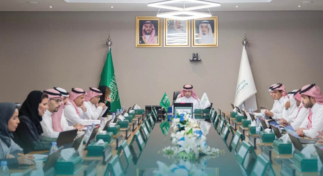 للتقديم على مساعدة مالية إسكان سيارات منازل لمن يرغب في الحصول على مساعدة مالية يرسل اسمة ورقم جوالة في الخاص