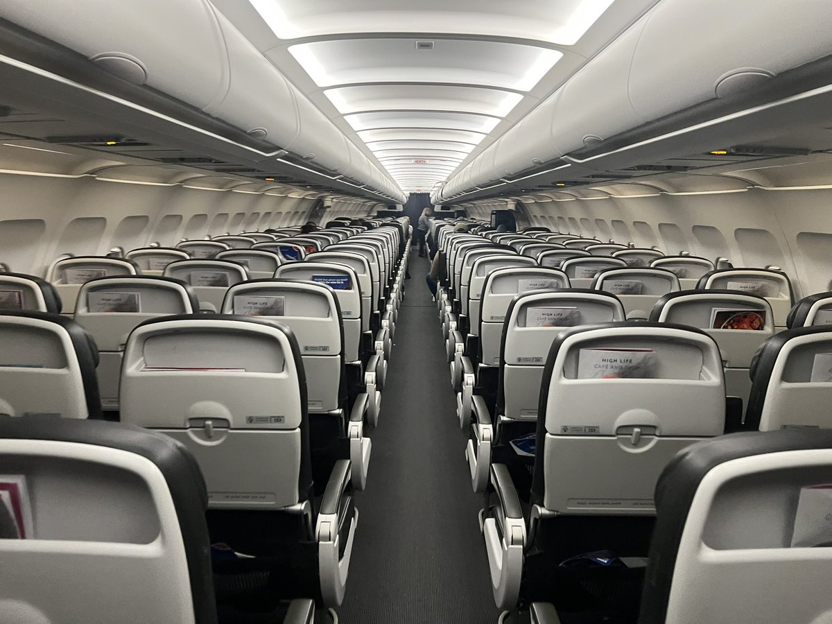 Good to see so many wanted to spend time with me on my flight 🙈😂

#avgeek #avgeeks #aviation