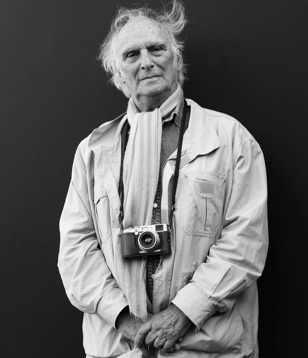 "Me veo a mi mismo reflejado como una estrella errante en la inmensidad del cosmos. Siempre dije que la imaginación es más rápida que la velocidad de la luz."
#CarlosSaura #carasdecine #cine