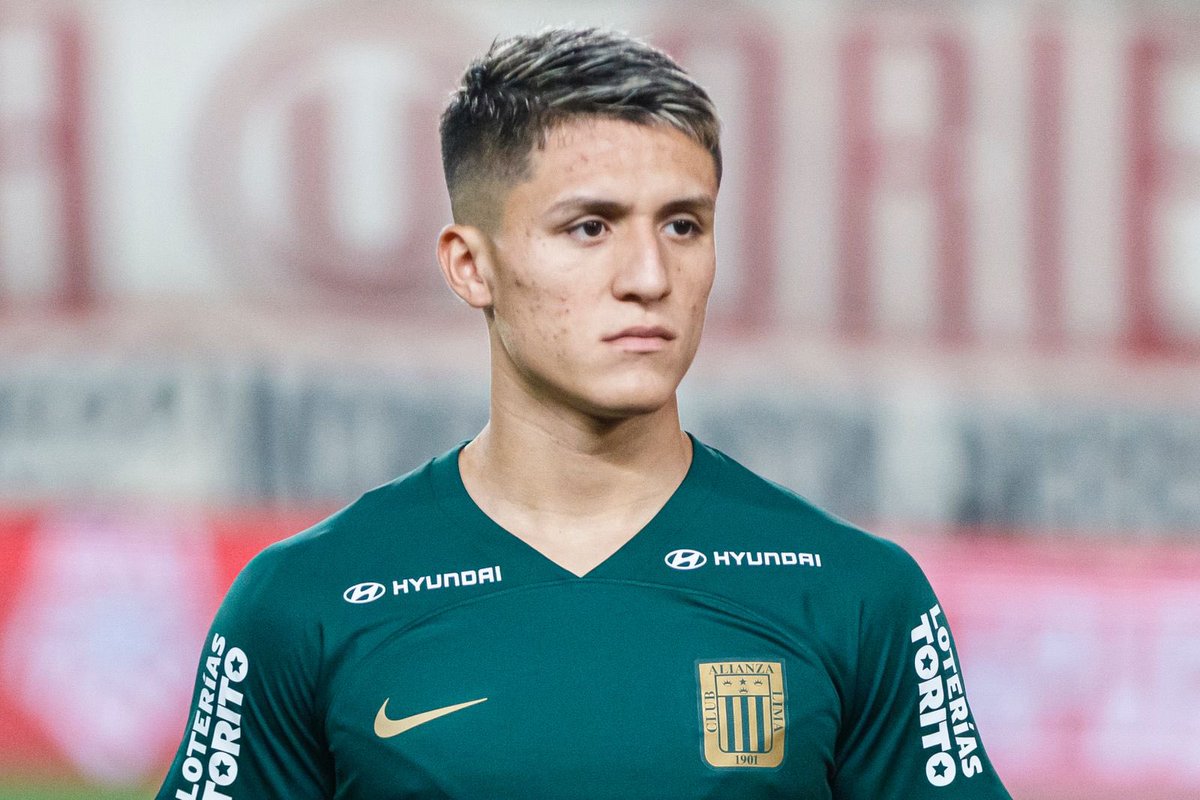 CLMerlo's tweet photo. 🚨Sporting Cristal compró al ex Alianza Lima Catriel Cabellos. 
*️⃣Racing vendió el 50% de su pase en u$s 500.000 dólares, según confirma @juampideluca_ https://t.co/xGC4FK7SBt