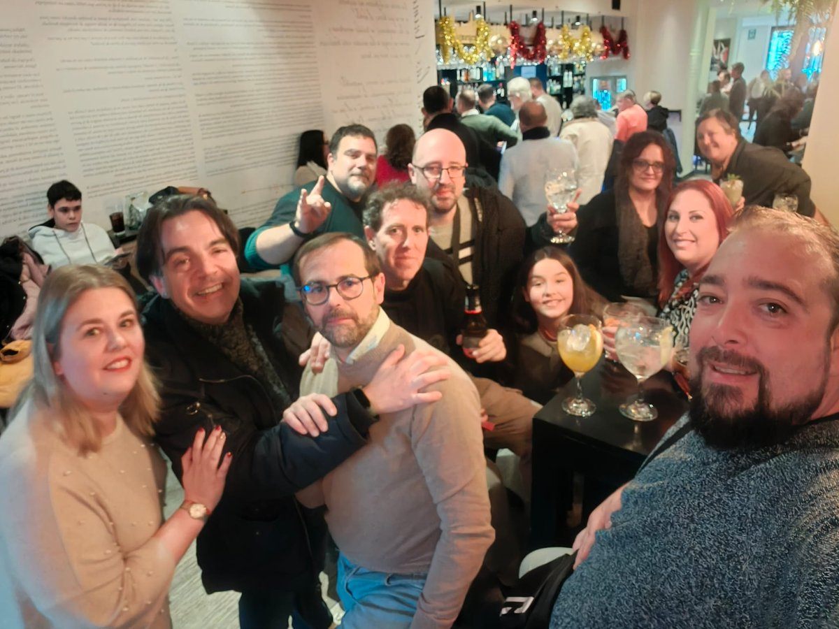 Cordobamania's tweet image. Hoy hemos celebrado la cena anual de @Cordobamania . 24 años acompañando a nuestro @CordobaCF_ofi y disfrutando del mejor ambiente cordobesista. Y los que quedan por venir. 💪🏻🤍💚