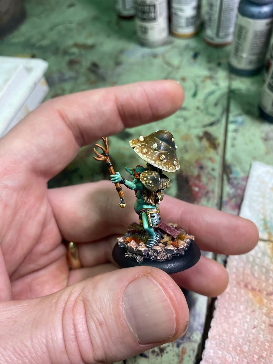 Beautiful work on Shabaroon by Christopher Michael 👏 We really like how his ginger hair contrasts with that excellent skin - but the mushroom is particularly good 👌
 #PlayMoonstone #MoonstoneTheGame #PaintMoonstone #MoonstoneMiniatures #GoblinKingGames