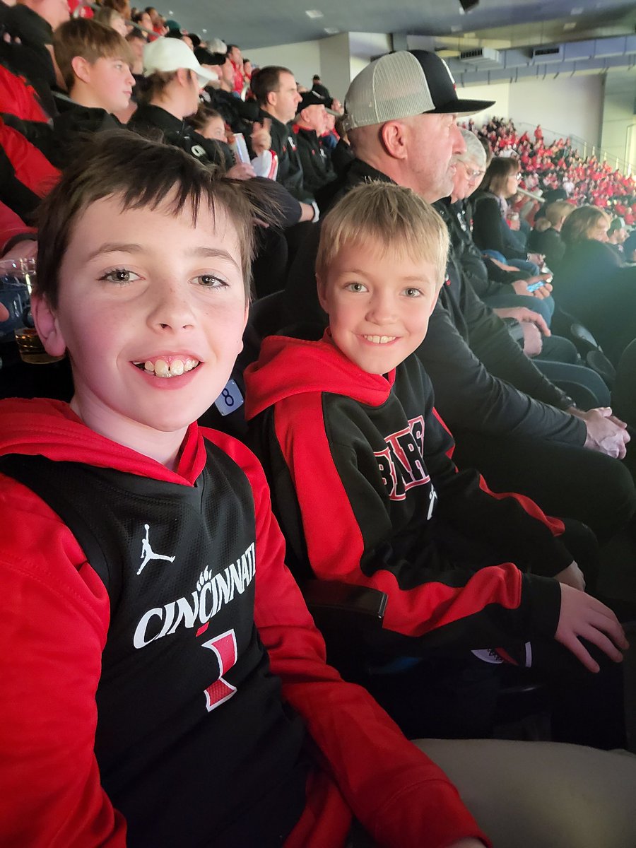 The_GAAN's tweet photo. Lets go #Bearcats !!! https://t.co/dzBvCGquuD
