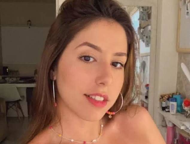 PESADELO EM ASPEN
Cláudia Celada,de São Caetano do Sul,foi fazer um intercâmbio de quatro meses em Aspen,a Suíça estadunidense,no ano passado.
Lá,uma única colherada de uma sopinha industrial deixou-a paralisada da cabeça aos pés.Nem a língua Cláudia conseguia mover para falar.