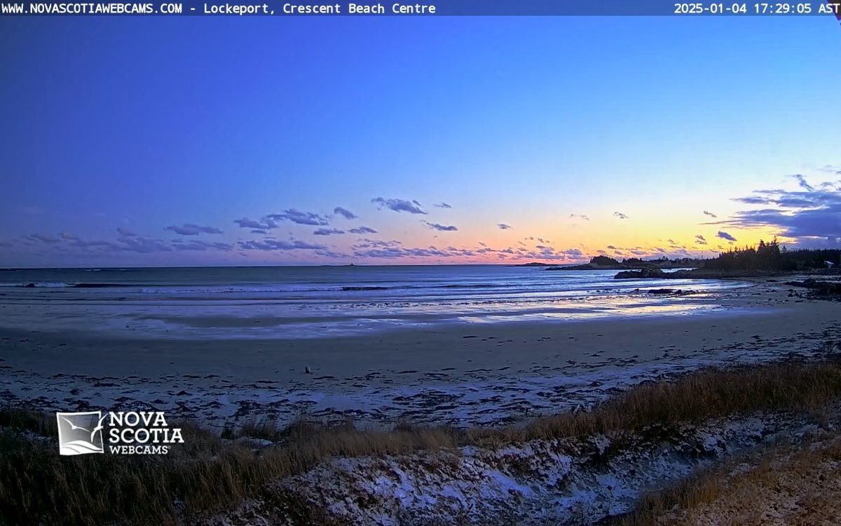 You can never grow tired of east coast sunsets... 🌅🌇 Tonight's view from Lunenburg Harbour, Peggys Cove, Halifax's waterfront and Lockeport Crescent Beach!