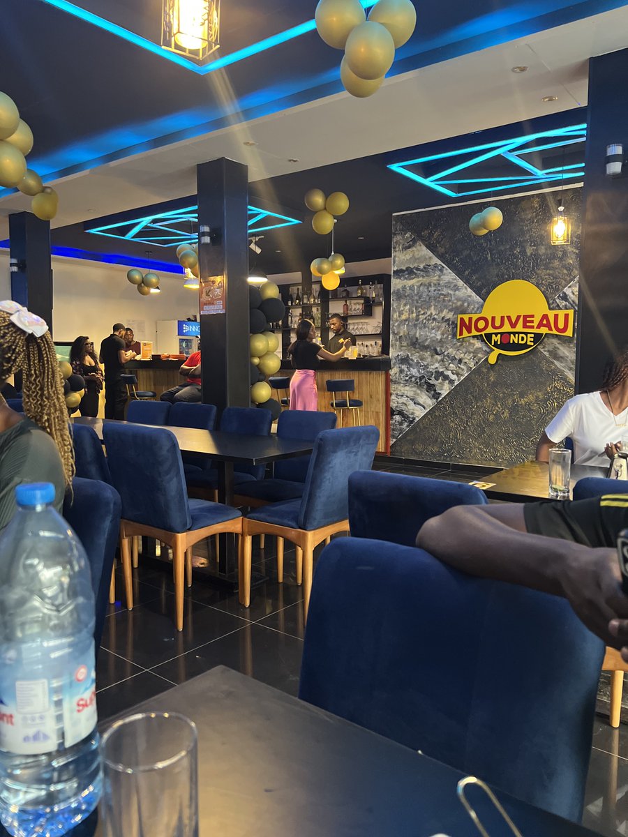 Pour un petit Date ou sortie entre amis vous pouvez vous rentre ::
 
Nom: Nouveau Monde
📍: bonamoussadi 
💸:[1000~10.000[
Accessibilité et Sécurité : ✅
Confort et déco: magnifique coin ✅
Propreté : ✅
Service :✅
Très délicieux 🤌🔥 j’ai aimé 🥰 
+1 toi pour plus de découverte
