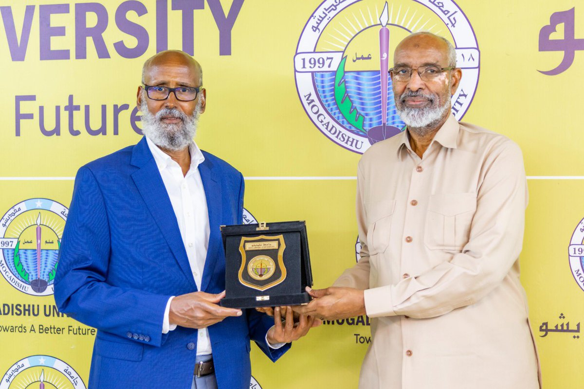 Waa duuliye Mudan billadda ugu saraysa Dalka Duuliye Axmed Xasan wuxuu ka mid ahaa Ciidanka Cirka. Markii 
maamulkii anbaday 1988 amar ku bixiyay  gumaadka shacbiga. Gaare ahaan goballada waqooyi duullie Axmed Amarkaas waa diiday. Diyaaradii  Miiga ayuu xeebta Jabuuti Ku dajiyay