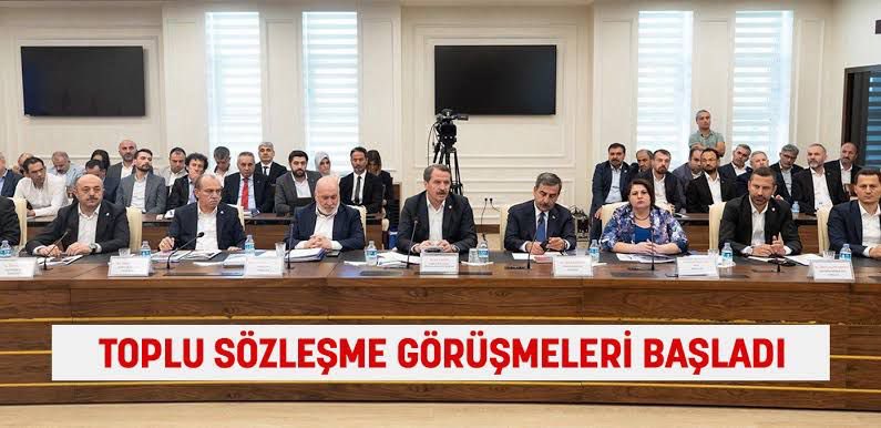 Toplu sözleşme masasında memurun hakkını savunmak yerine sessiz kalmayı tercih edenler, bugün çıkmış #MemuraRefahPayı talep ediyor!
Dün, masada memura %11,54 zam verilirken yan yana oturup itiraz etmeyenlerin, bugün meydanlarda yüksek perdeden konuşmaları emekçiyi yanıltmaz.