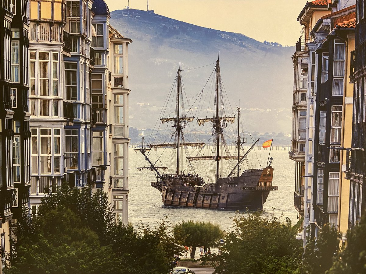 Impresionante foto del GALEÓN ANDALUCÍA en la bahía de Santander.
