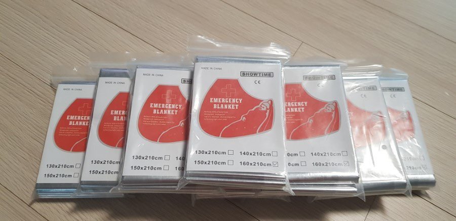 RT 부탁드립니다😃

은박 담요는 다회용입니다. (1회용❌)
은박 담요는 재활용이 가능합니다. 

다시 접으시면 휴대하기 편합니다!

🥲은박 담요 쓰레기가 대량 발생 중입니다. 

버리지 마시고 접어서 다음에 또 사용해주시거나
집 가실 때 옆사람에게 쓰실 거냐고 물어봐주세요!

한강진역 한남동