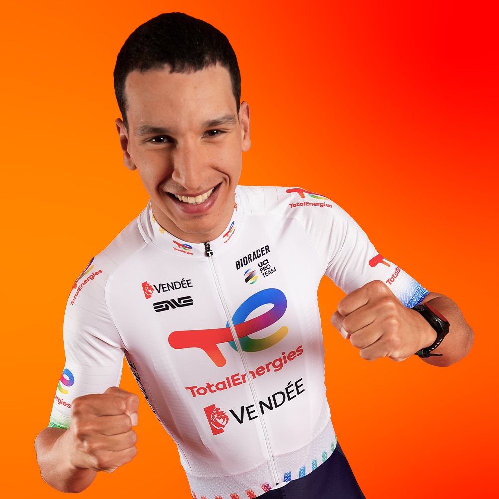 En route pour ma première saison pro au sein du @teamtotalenergies ! 

2025, let’s go 🤝