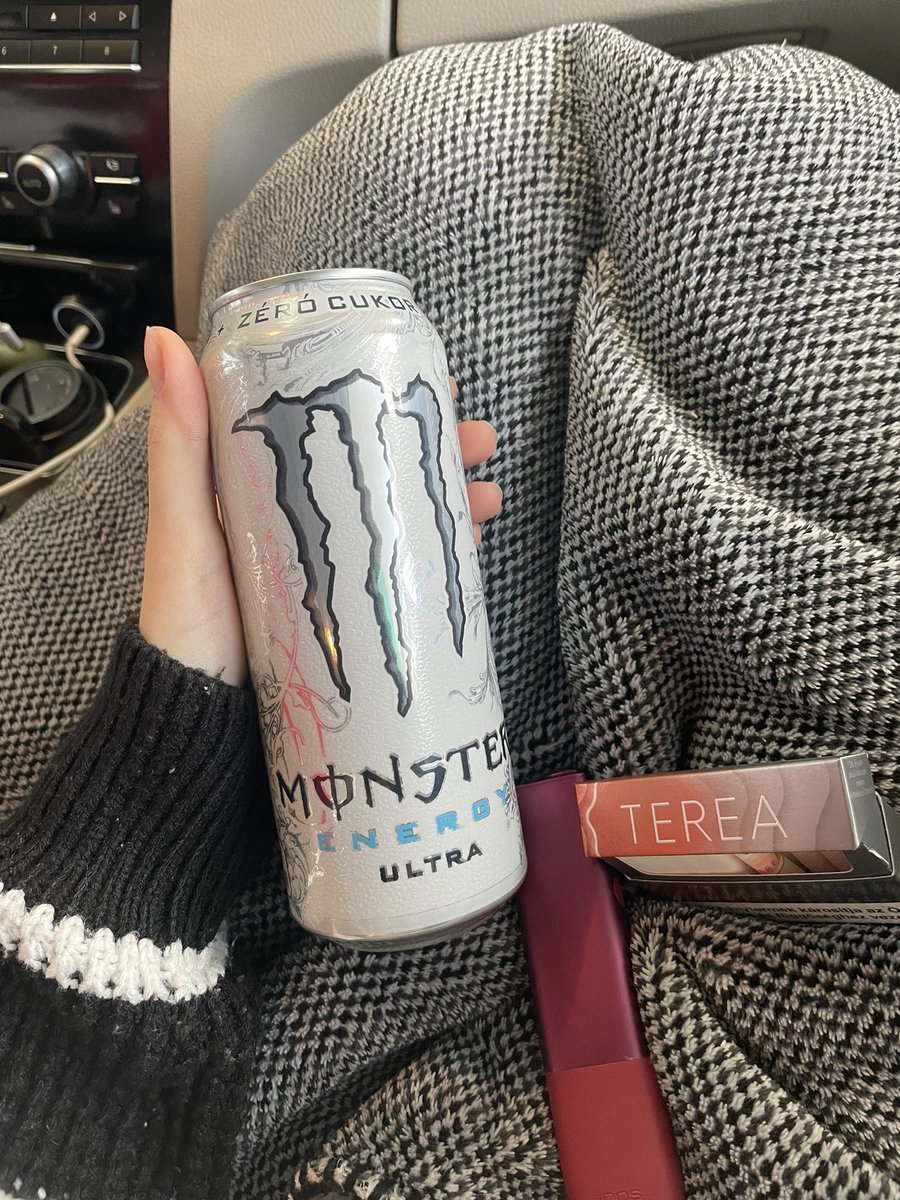 ijustloveteatbh's tweet photo. ♡Manifesting ?!?
-just do it
-im delulu so what i did alot is saying shit to water i drink XDD sound funny but once i heard that energy can be stored in water so i started doing it for the funsies and it kinda worked?!?? idk im delulu. https://t.co/5P5QEsK5n9